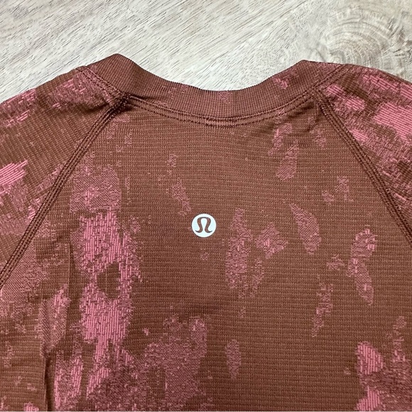 Lululemon Swiftly Tech Short Sleeve Shirt 2.0
Roasted Brown / Brier Rose - Picture 7 of 8